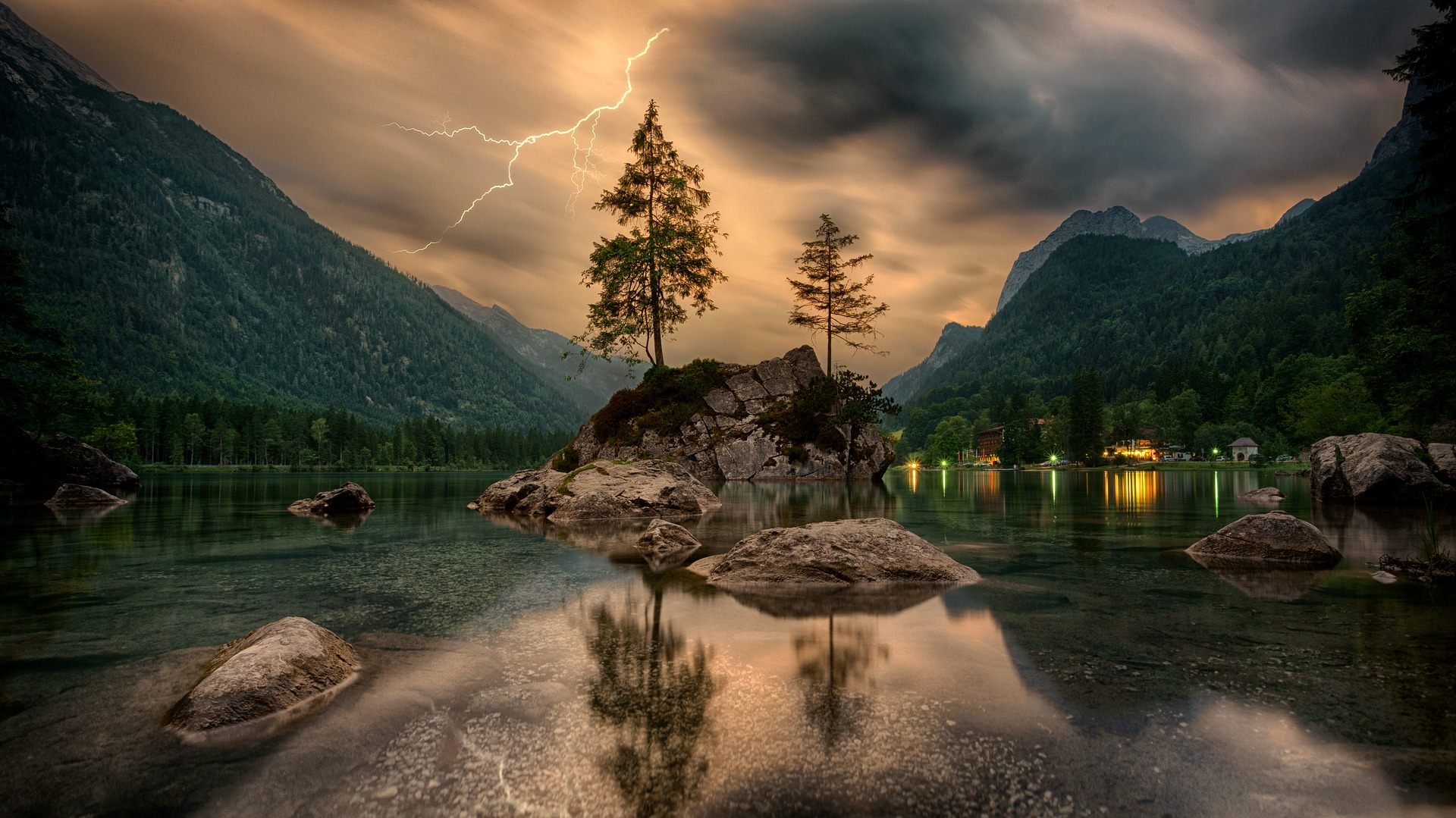 Was du bei einem Gewitter in den Bergen tun musst